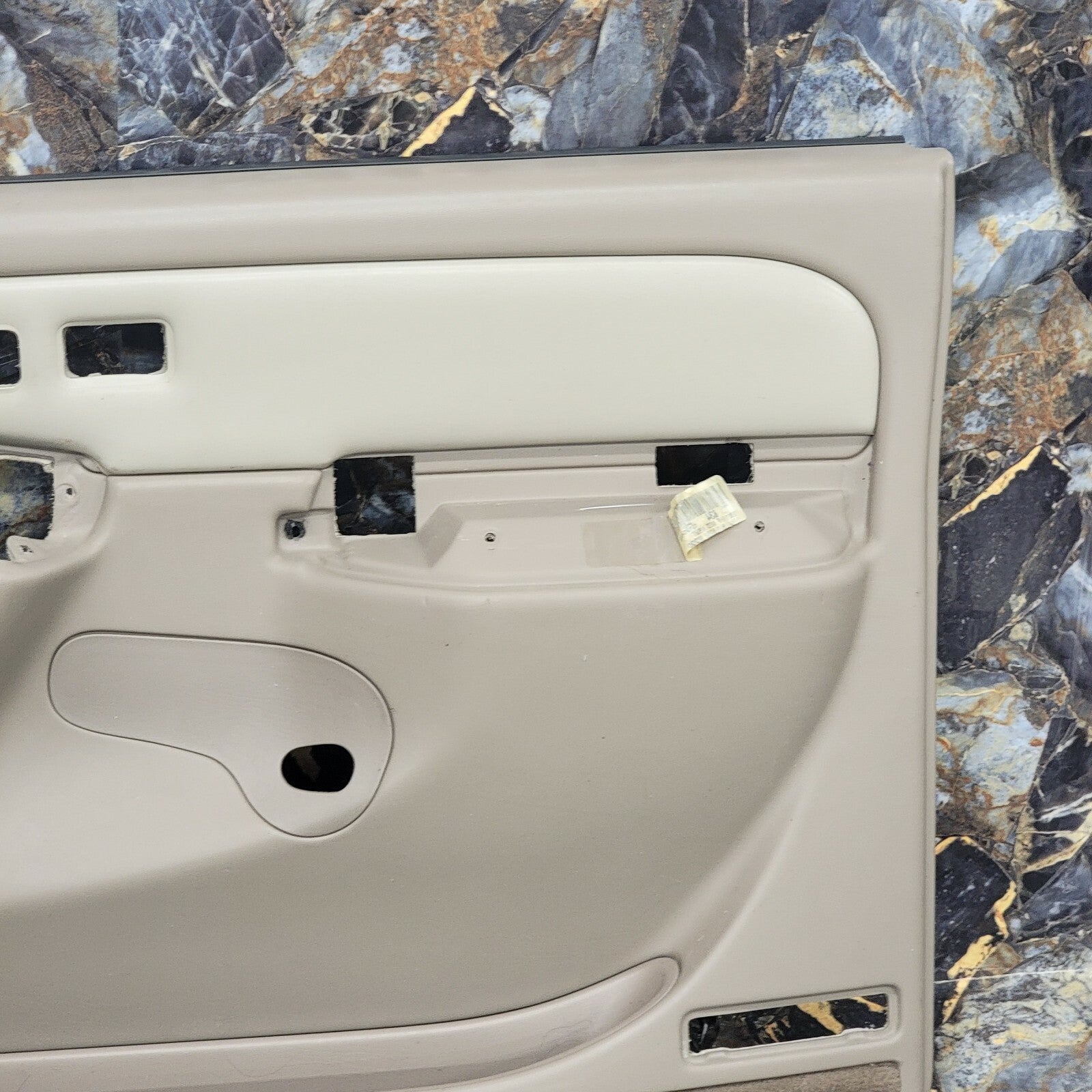 🔥2003-2006 Silverado SIERRA Door Panel Front RIGHT Passenger No Arm TAN LT12 D5