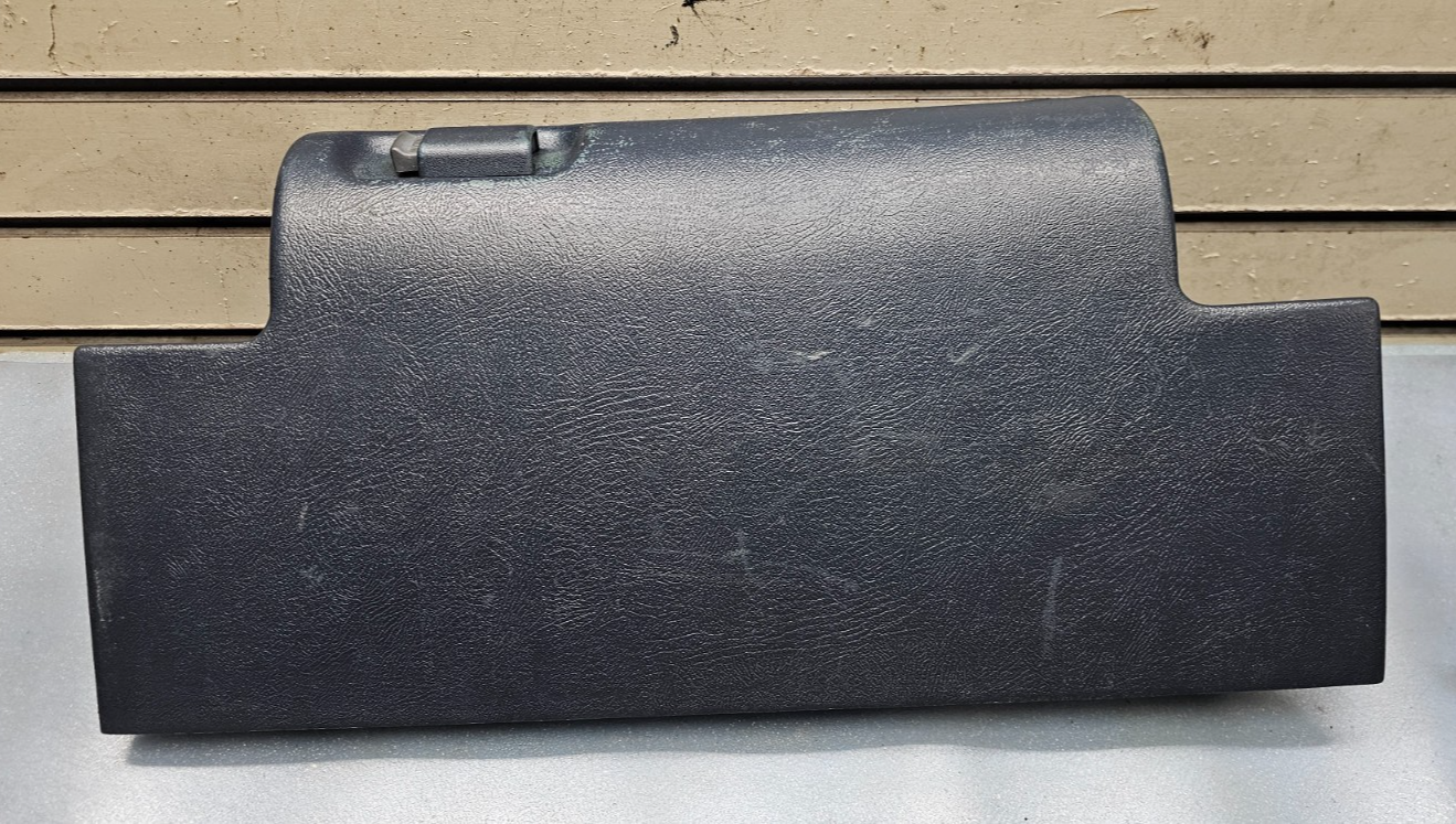 95-99 CHEVY GMC TRUCK SILVERADOC/K Glove Box Storage Compartment Assembly BLACK