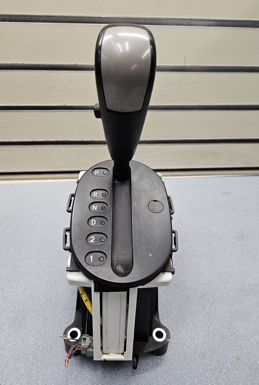 🔥05-07 Mazda Tribute Automatic Transmission Shift Gear Shifter Knob Assembly