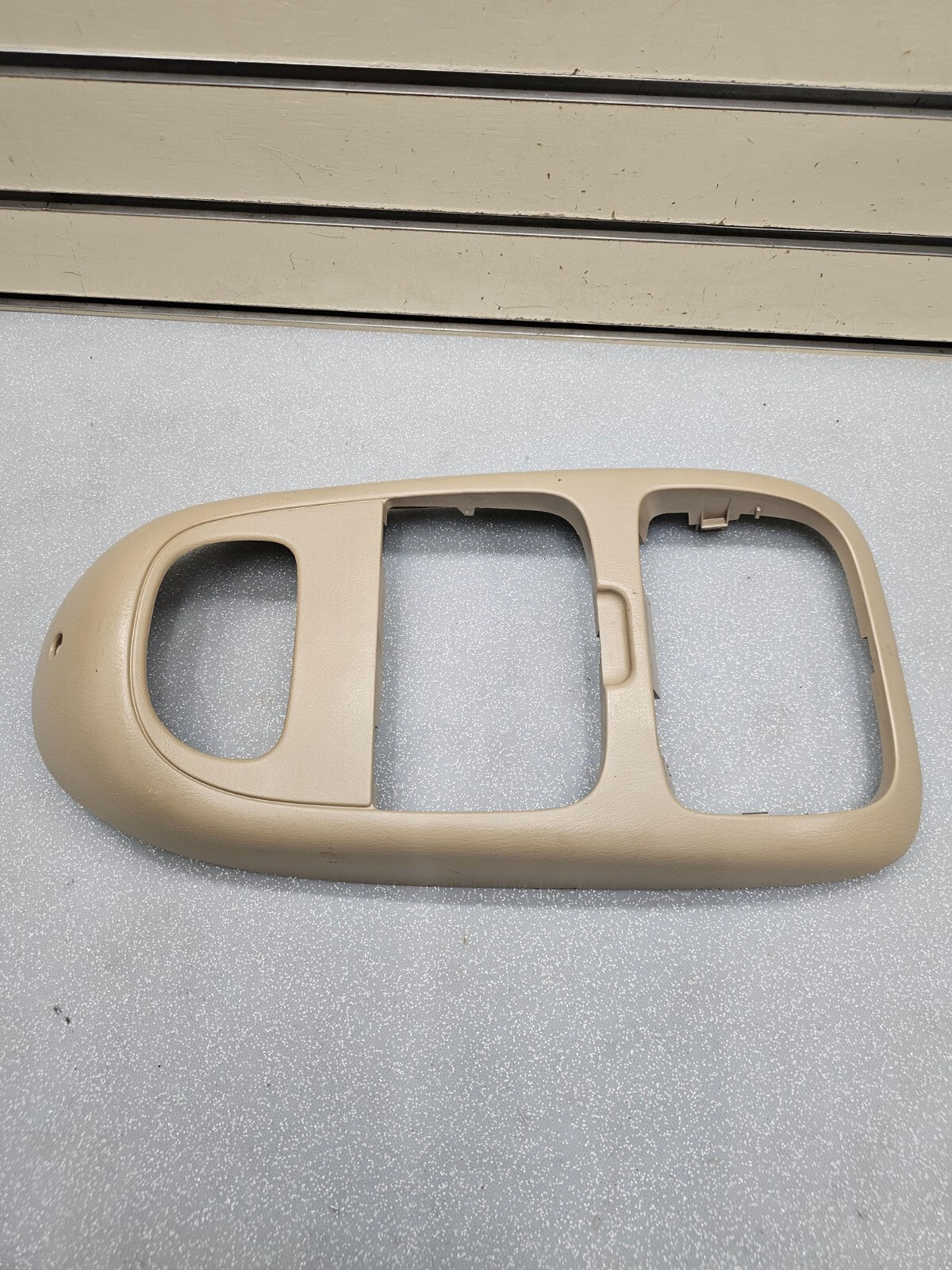 🔥97-03 Ford F150 EXPEDITION Overhead CONSOLE Display Comp STORAGE Frame TAN 08