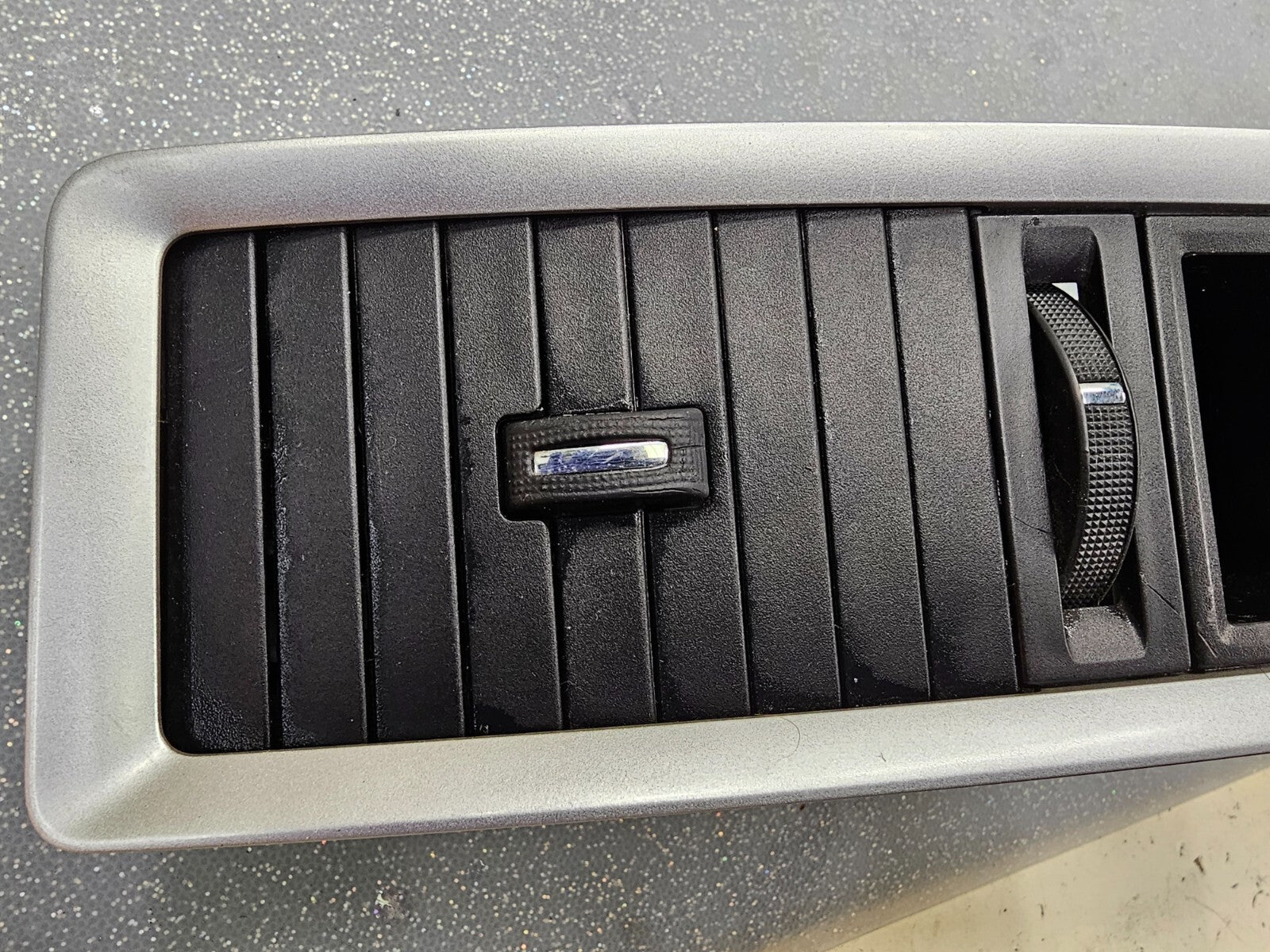 🔥09-12 DODGE RAM A/C DASH LEFT SIDE AIR VENT OUTLET HEADLIGHT SWITCH BEZEL OEM