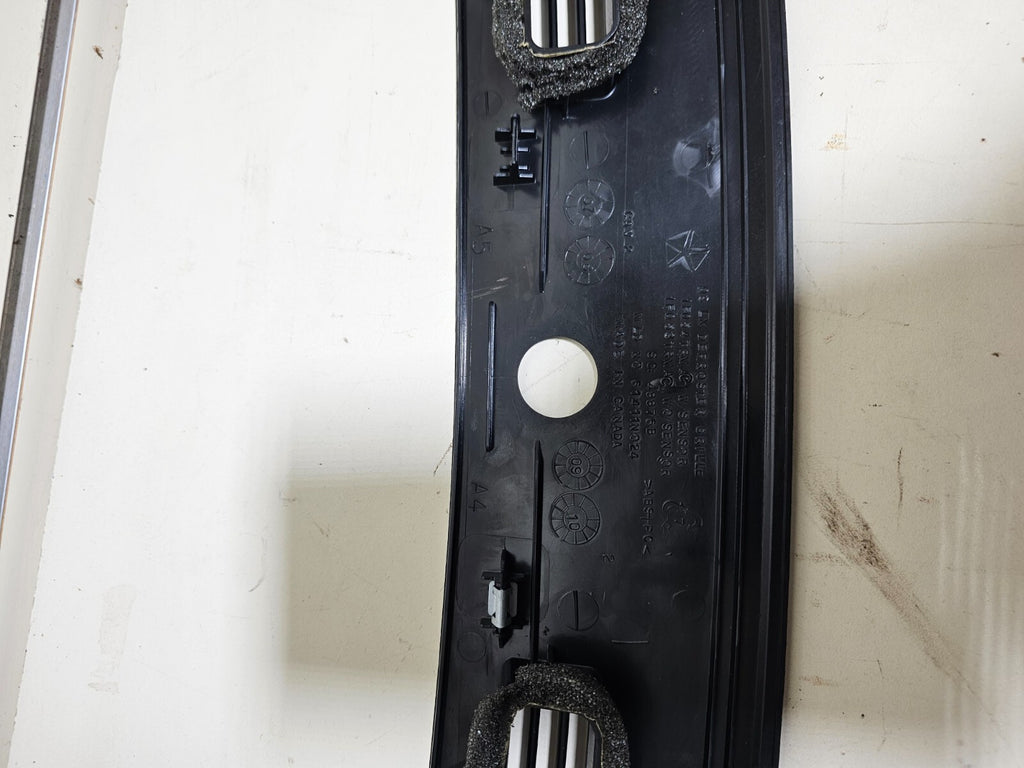 🔥08-10 CHRYSLER 300 CHARGER UPPER DASHBOARD DASH PAD TRIM DEFROST PANEL OEM DP5