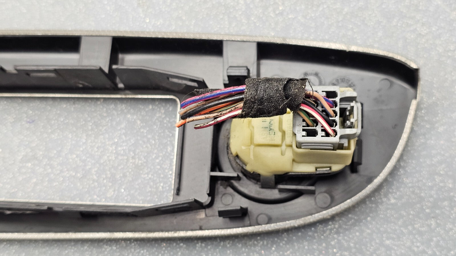 🔥05-10 Grand Cherokee Commander Left Diver Master Power Window Switch Silver