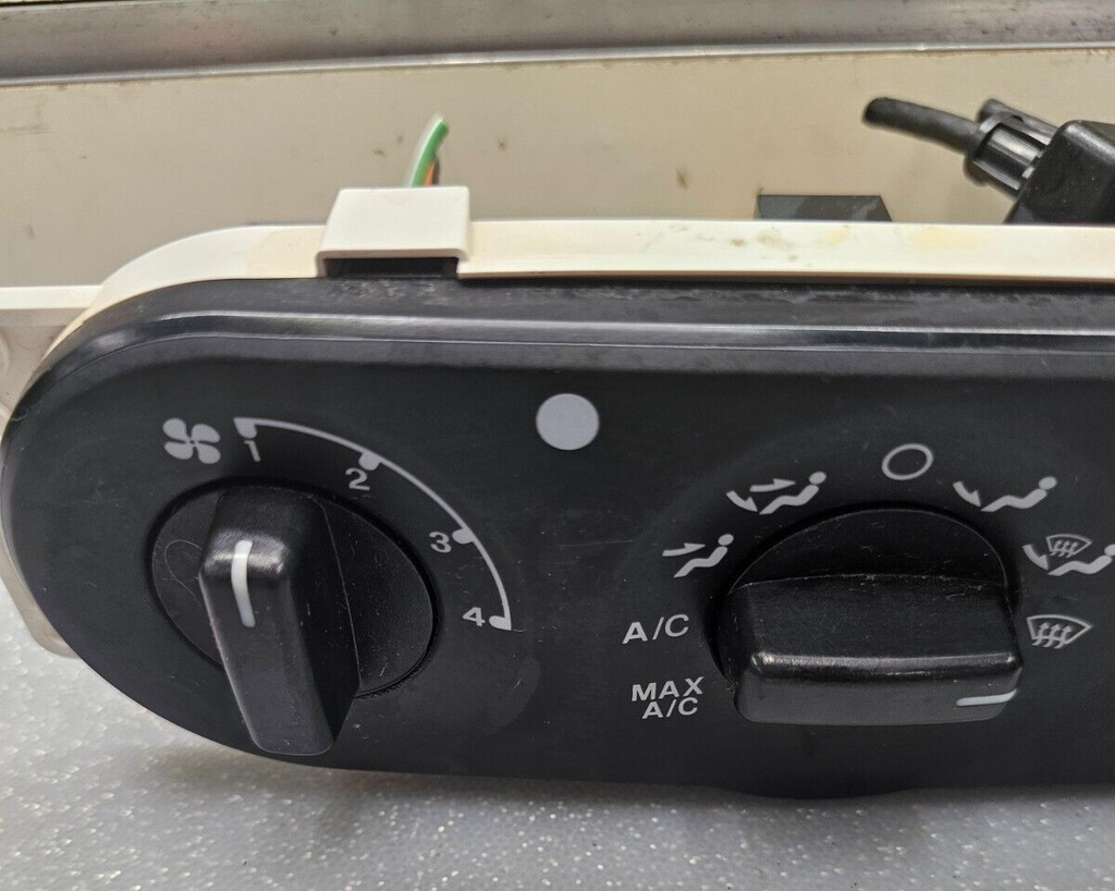 01-07 Escape Mariner Dash AC Heater Climate Temperature control Conditioner OEM