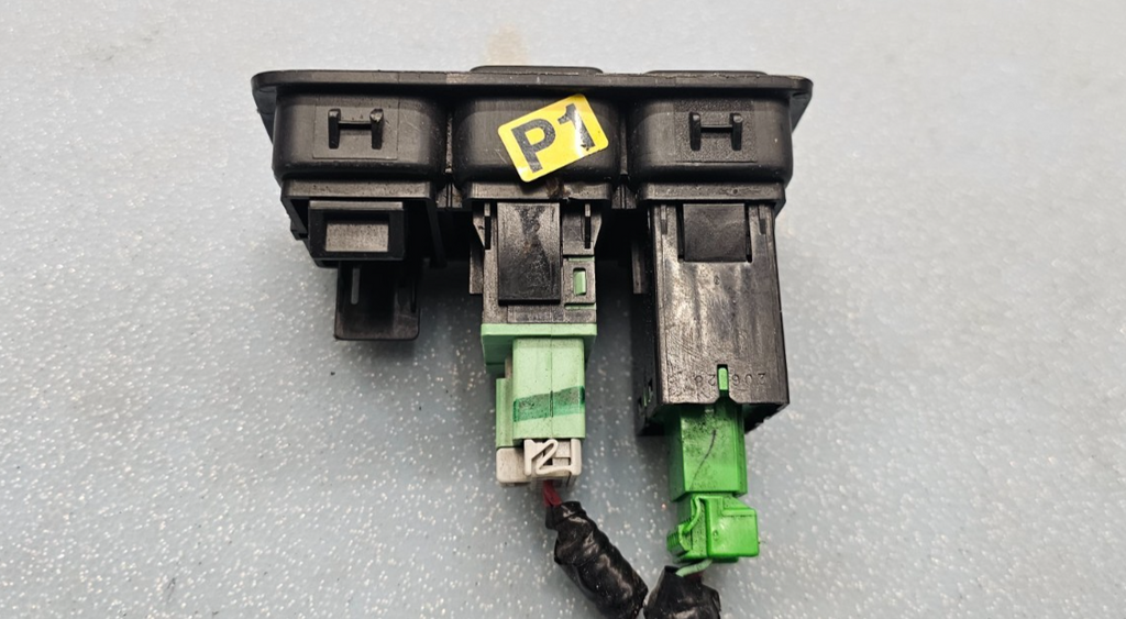 🔥03-06 Honda Accord Dash Control Trim Bezel TCS Sunroof Switch Black
