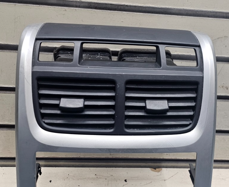 🔥2005-2009 KIA SPORTAGE CENTER DASH RADIO BEZEL TRIM CLIMATE CONTROL OEM SILVER