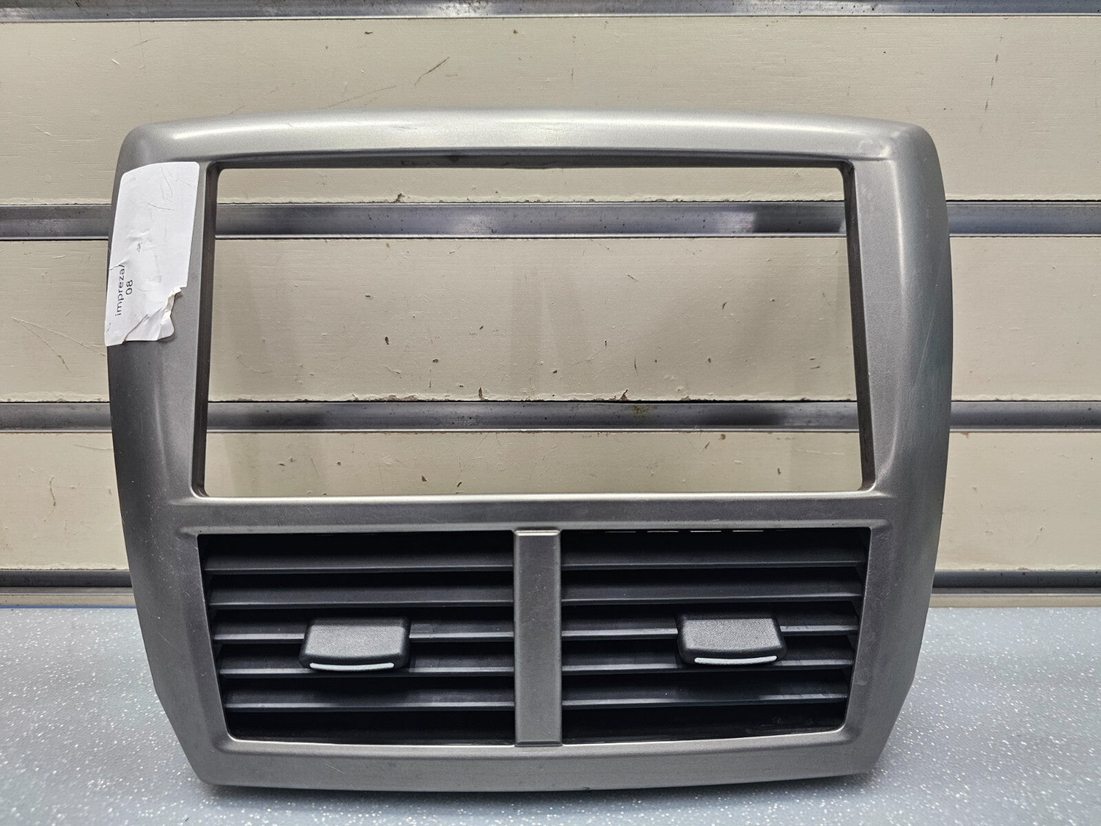 🔥08-14 FORESTER IMPREZA DASH RADIO STEREO BEZEL TRIM INSTRUMENT PANEL SILVER