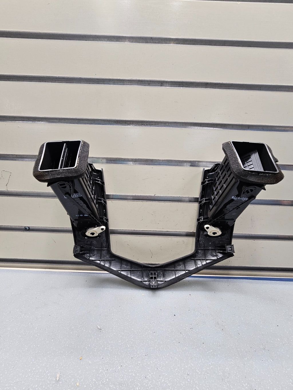 🔥2011 - 2015 Chevrolet Cruze Center Dash Air Vent Bezel trim silver