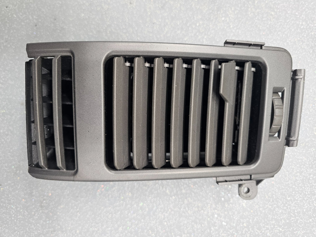 🔥05-15 NISSAN TITAN ARMADA QX56 DASH FRONT CENTER LEFT AIR VENT HEATER TRIM