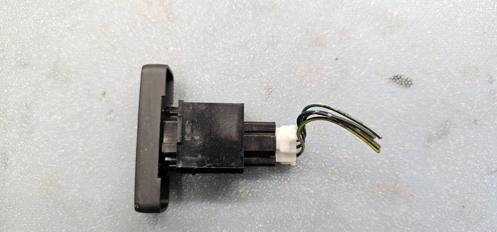 🔥06-11 Mitsubishi Endeavor Emergency Hazard Warning Light Lamp switch Assembly