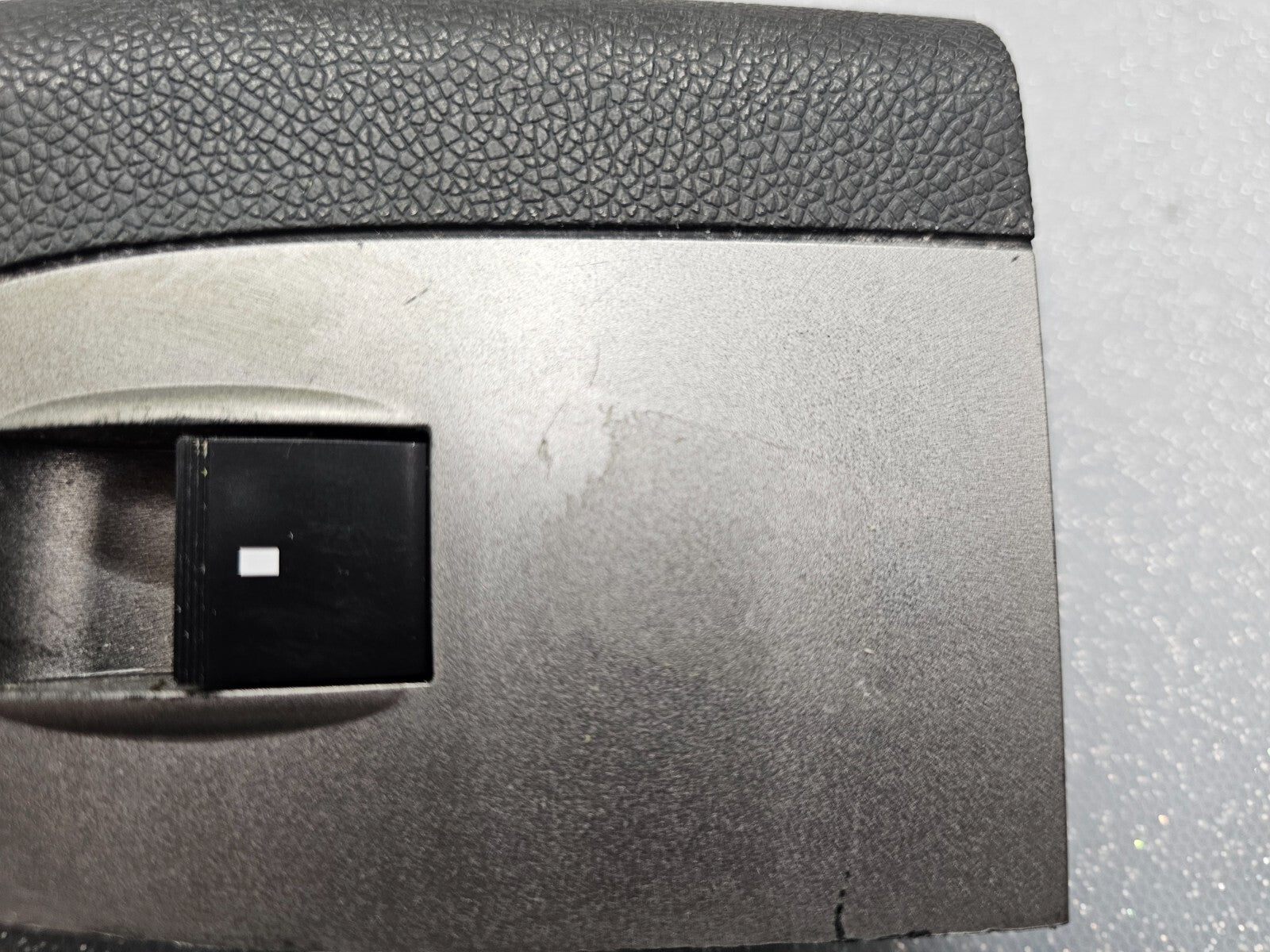 🔥07-14 SILVERADO SIKERRA REAR LEFT DRIVER POWER WINDOW SWITCH SILVER/GRAY WS47