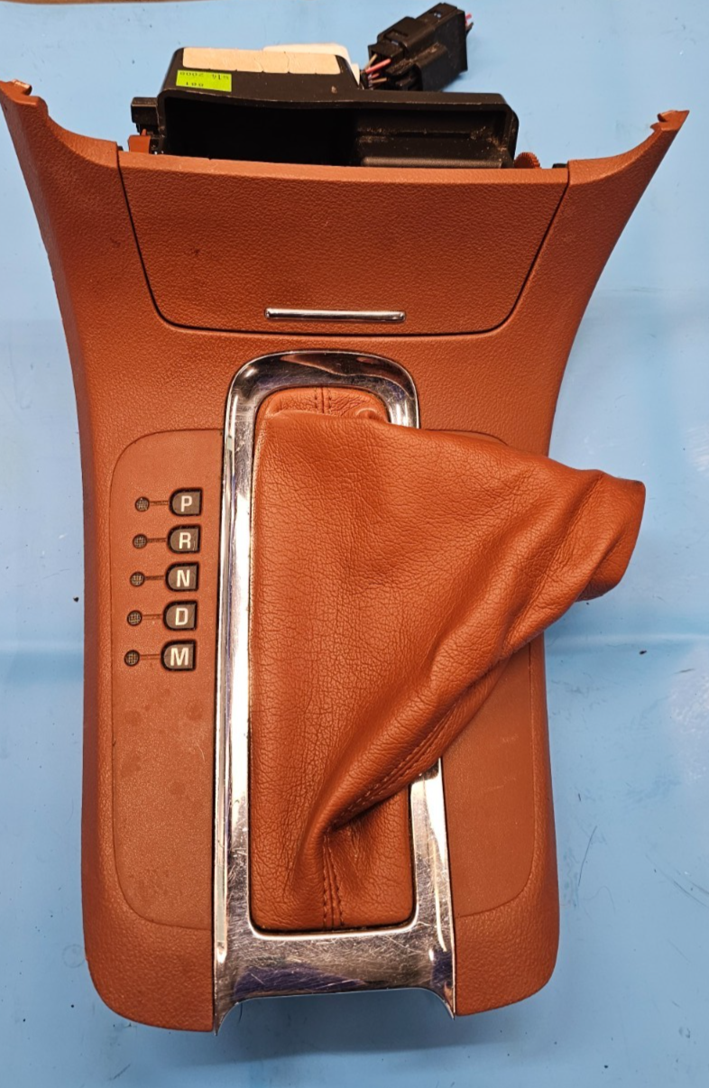 🔥08-12 MALIBU AUTOMATIC TRANSMISSION FLOOR GEAR LEVER SHIFTER TRIM BEZEL TAN