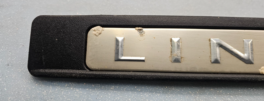 🔥2003-2011 Lincoln Town Car OEM Genuine Interior Trim Door Sill Plate