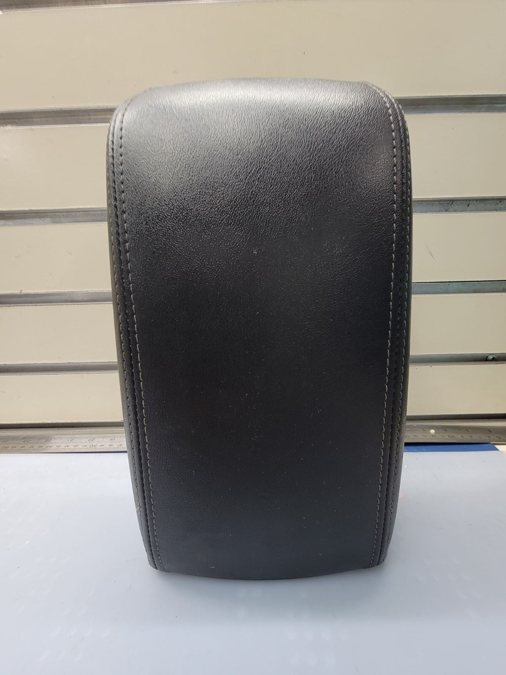 🔥2009-2013 Mazda 6 Center Console Arm Rest  Lid Cover  Black Leather OEM