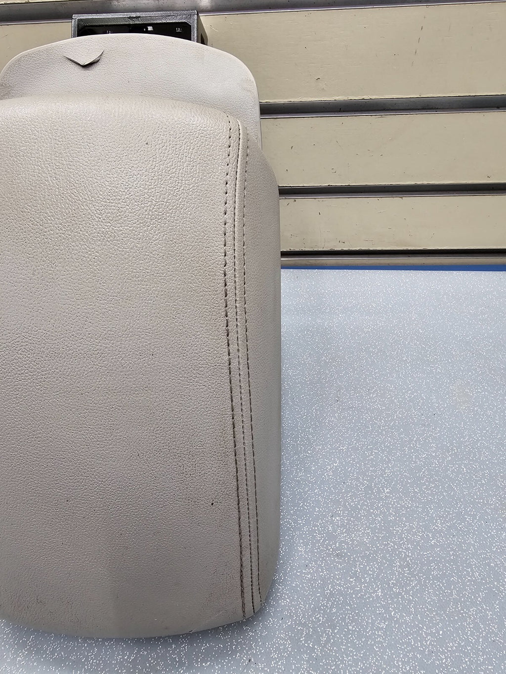 🔥06-08 Sonata Front Center Console Lid Sliding Armrest Cover Top Pad LT Gray