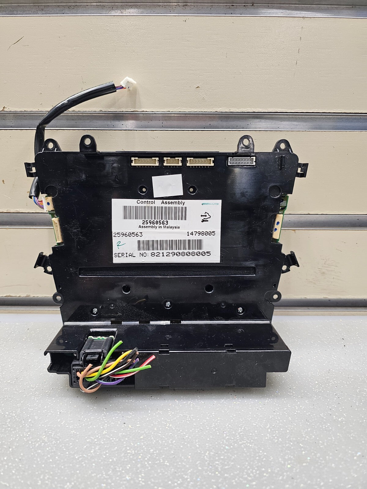🔥10-12 Cadillac SRX HVAC radio Control Panel AM-FM-XM-CD-MP3 opt UYE KA1