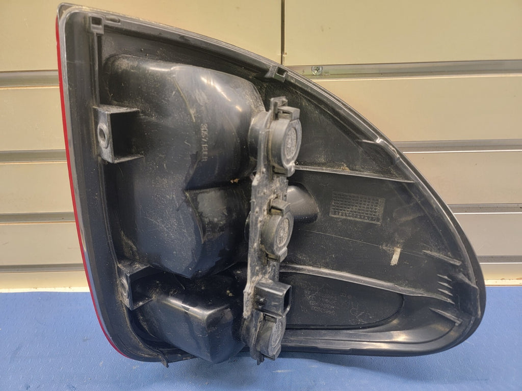 🔥2004-2007 Dodge Caravan RIGHT Tail Light Fits  OEM