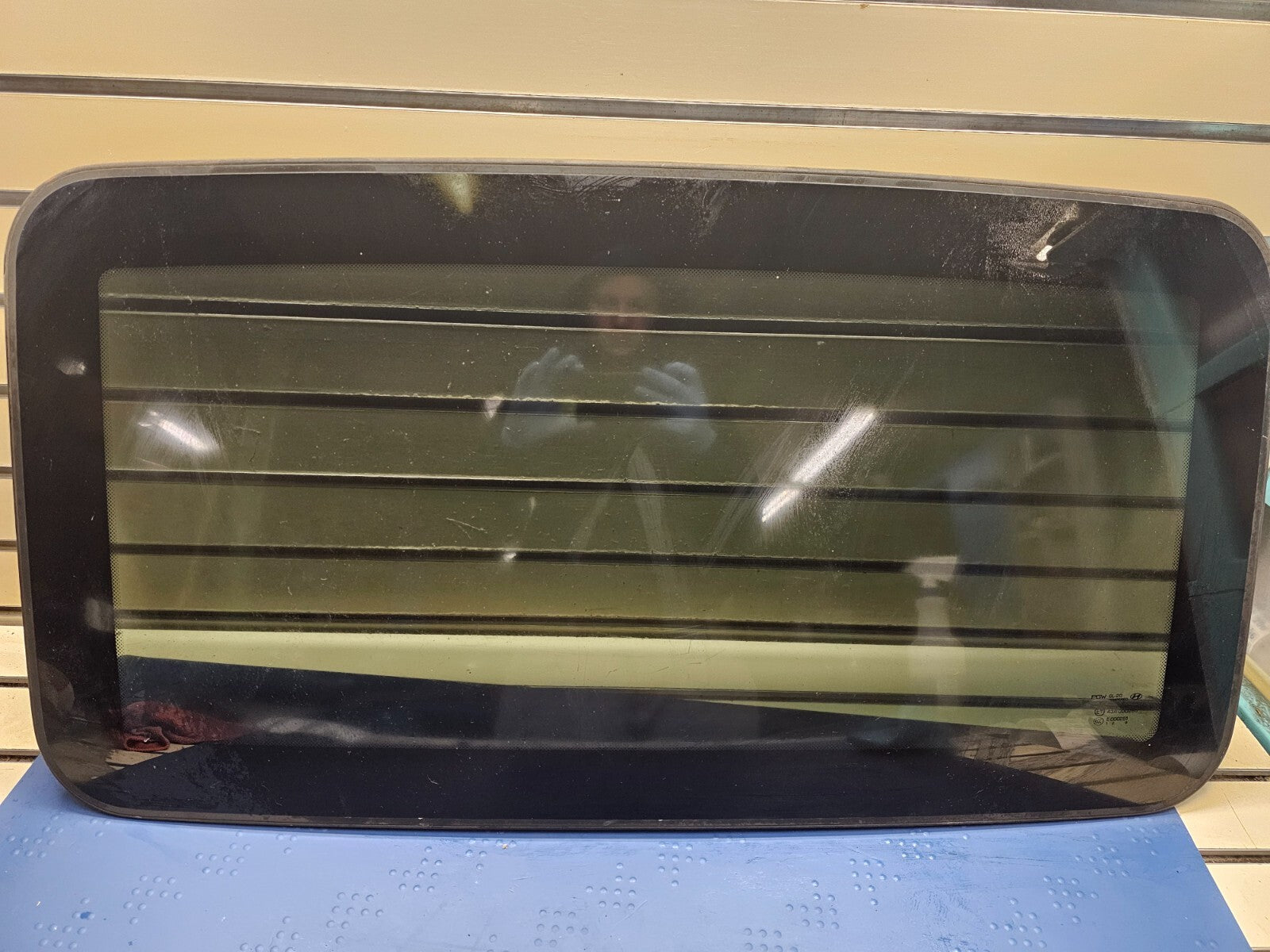 2003-2011 LINCOLN TOWN CAR YEAR SPECIFIC FACTORY SUNROOF GLASS LID ASSEMBLY OEM