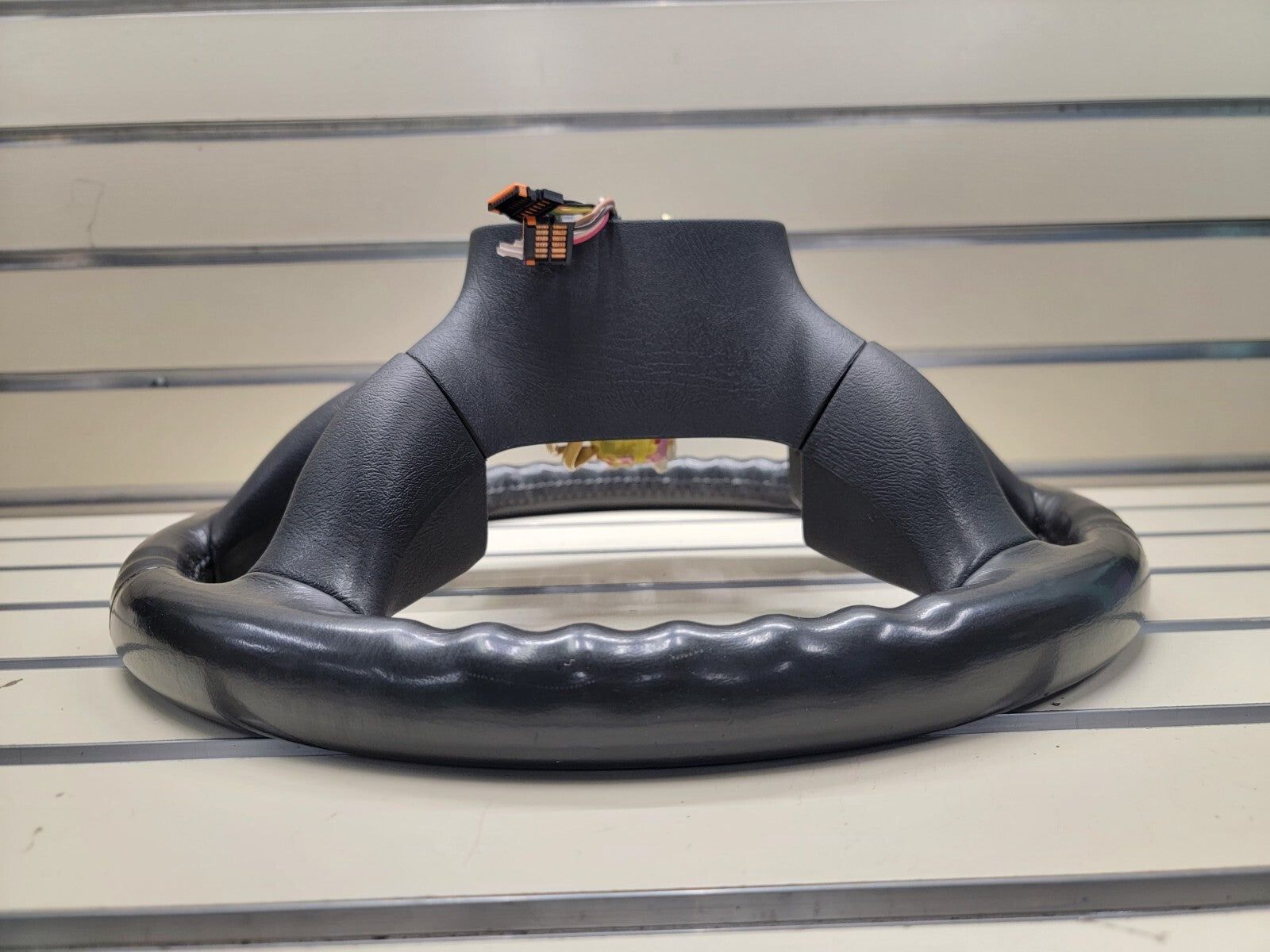 🔥03-06 SILVERADO SIERRA YUKON TAHOE SUBURBAN STEERING WHEEL LEATHER BLACK