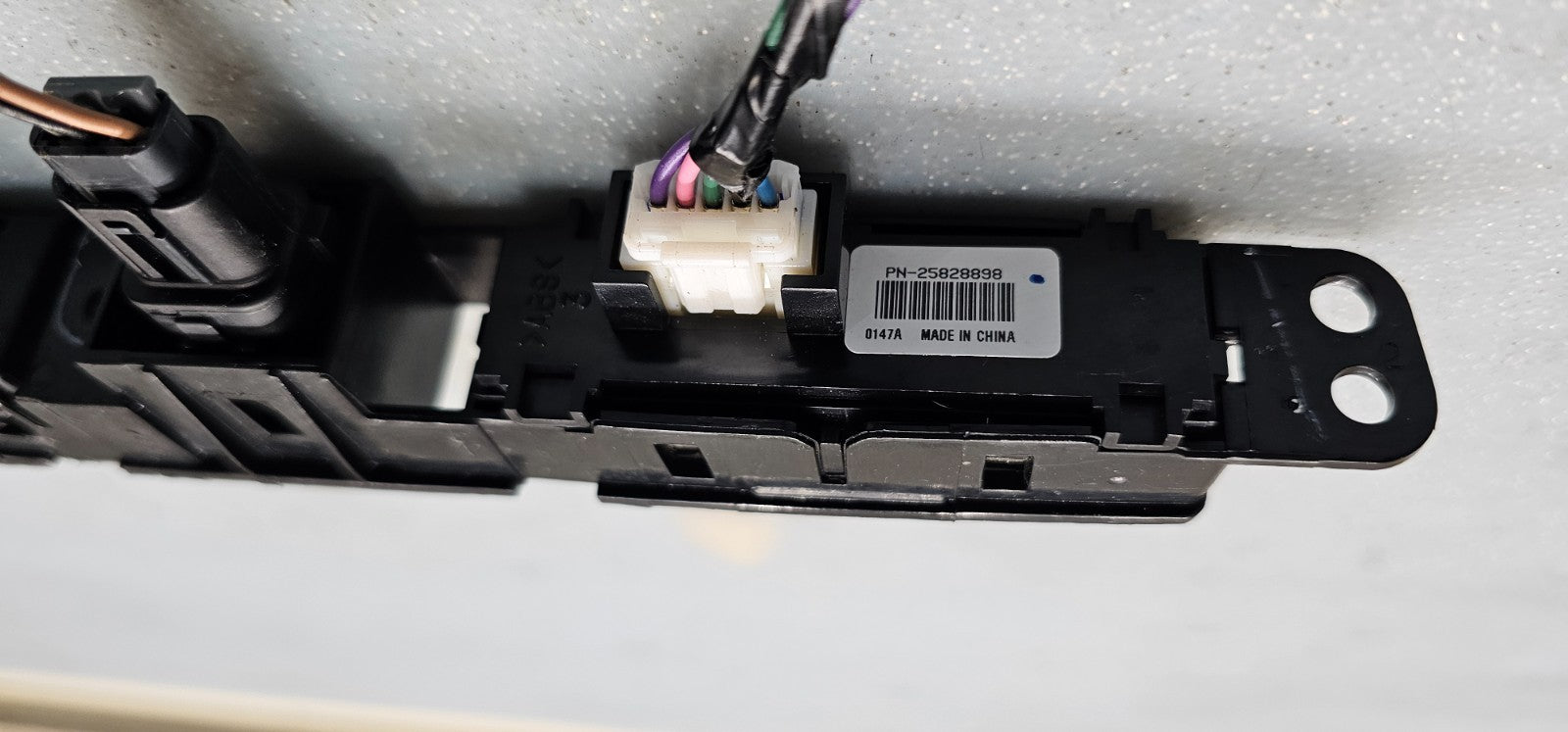 🔥06-24 Acadia Savana Sierra Hazard Light Control Switch Restraint Module PANEL