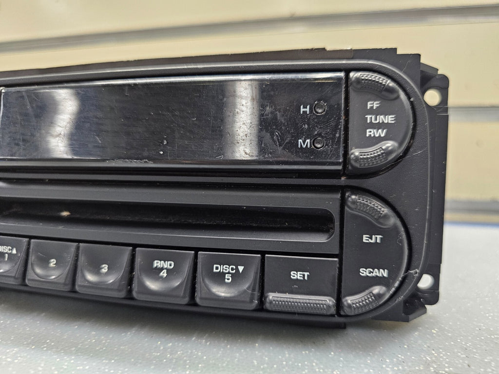 🔥02-07 Caravan Sebring Ram Liberty Dash AM/FM Radio CD Player Stereo Display