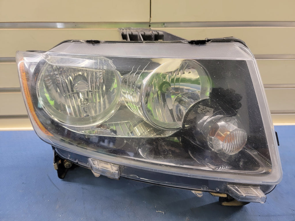 🔥11-13 Jeep Grand Cherokee Headlight Assembly   Passenger Halogen Lens