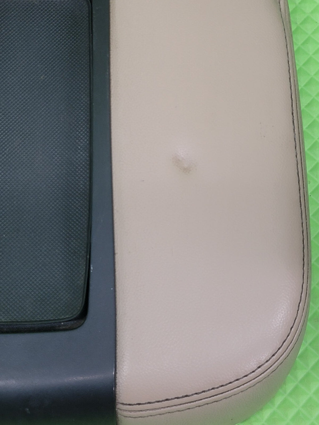 🔥07-13 Chevy Tahoe, Suburban, Yukon Leather Console Lid Armrest Cover TAN JS5