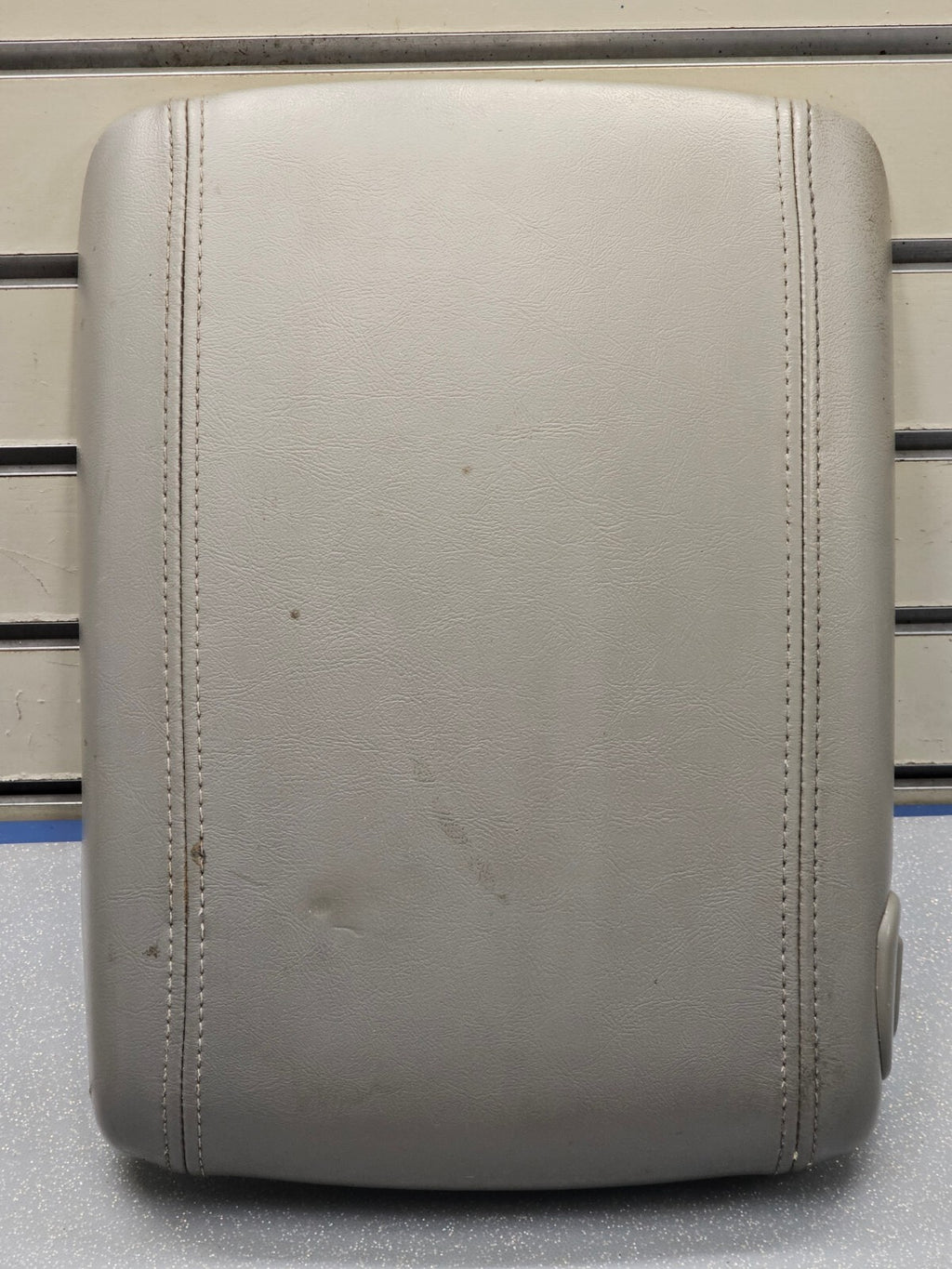 🔥03-06 Escalade Yukon Center Console Armrest Lid Box Storage Assembly Gray L8