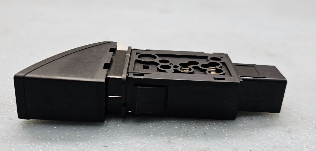 🔥2009-2013 MAZDA 6 DASH HAZARD LIGHT LAMP CONTROL SWITCH BLACK OEM