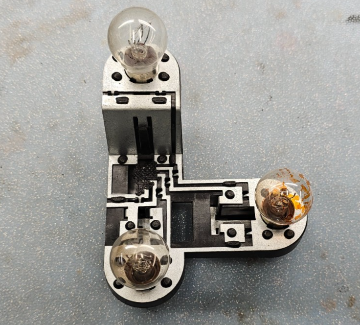 🔥03-07 Saab 9-3 TAILLIGHT Tail Light Lamp BULB Holder Socket Board Rear LEFT