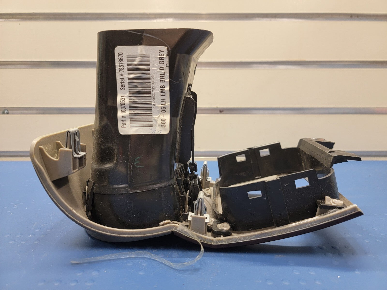 2002-2009 GMC Envoy Driver Left Head Light Switch Bezel with Air Vent woodgrain