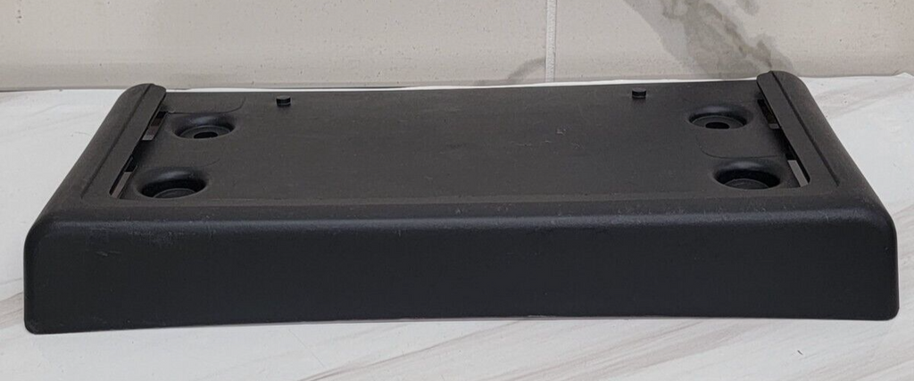 🔥2002-2009 GMC Envoy Front License Plate Bracket Mount OEM 15032017