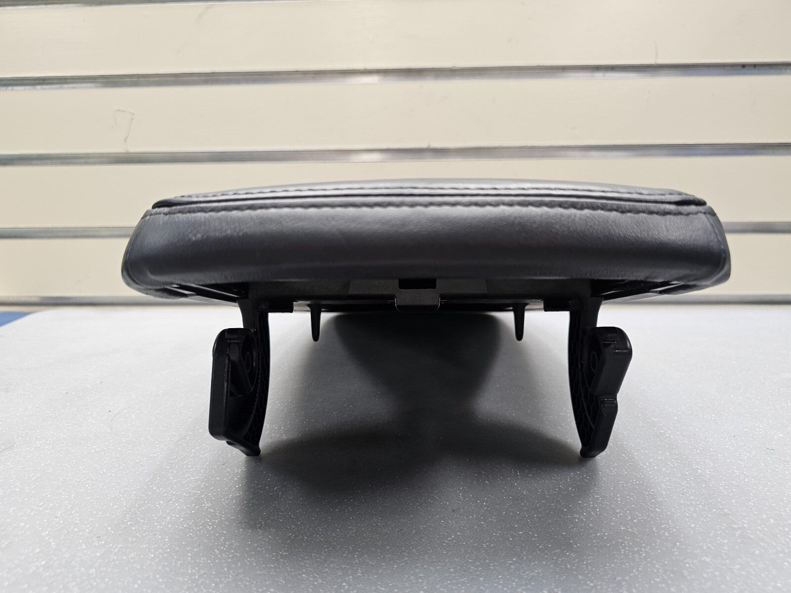 06-11 LEXUS GS350 GS450 CENTER CONSOLE ARMREST COVER LID LEATHER ASSEMBLY BLACK