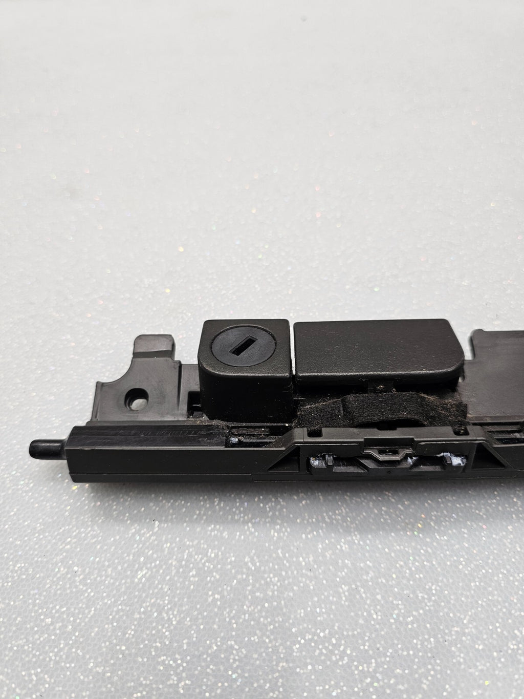 05-12 Nissan Pathfinder 05-19 Frontier Xterra Glove Box Latch Handle Compartment
