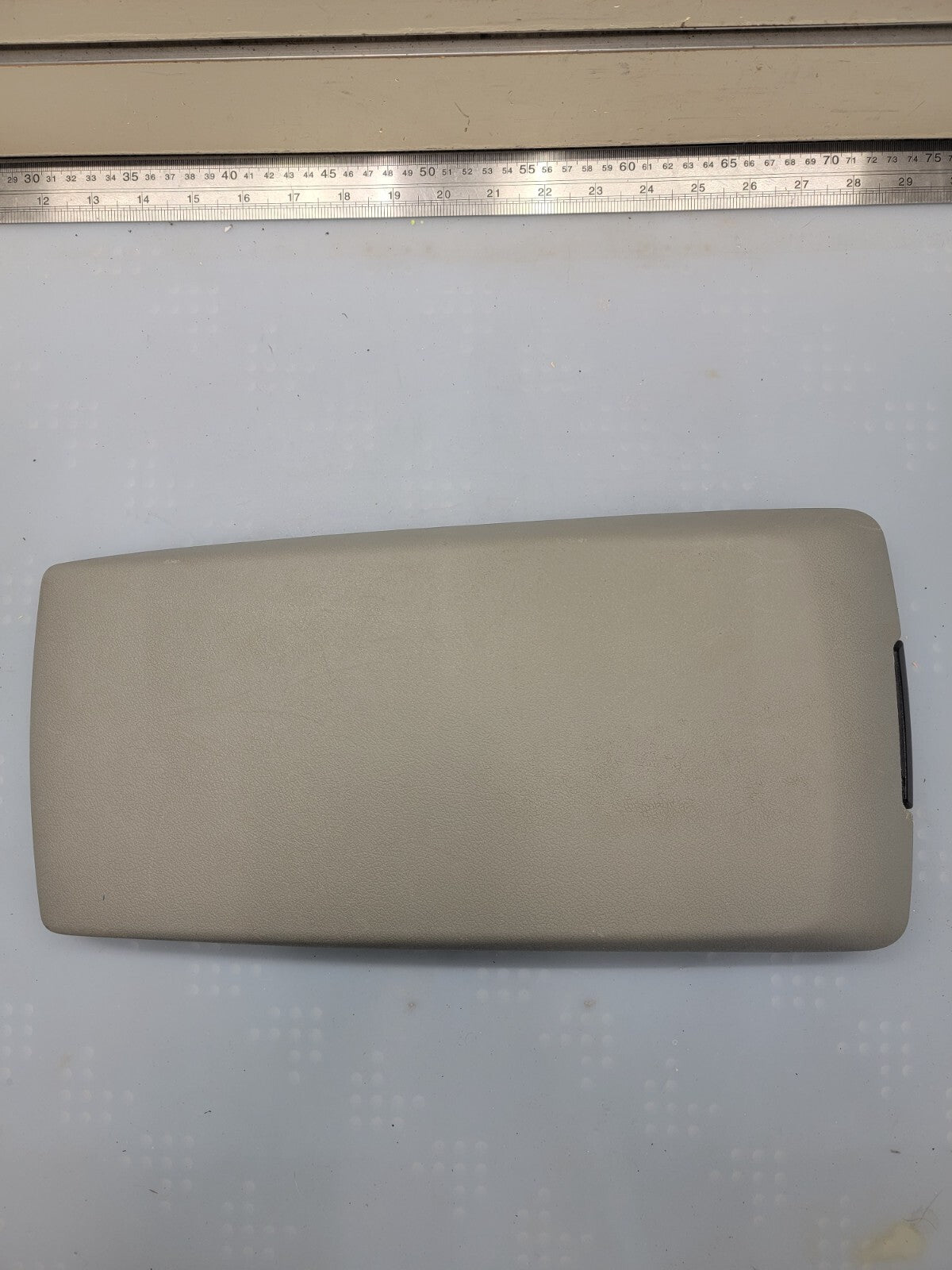 05-07 Chrysler 300 Dodge CHARGER Center Console ARMREST Lid Cover LIGHT GRAY L28