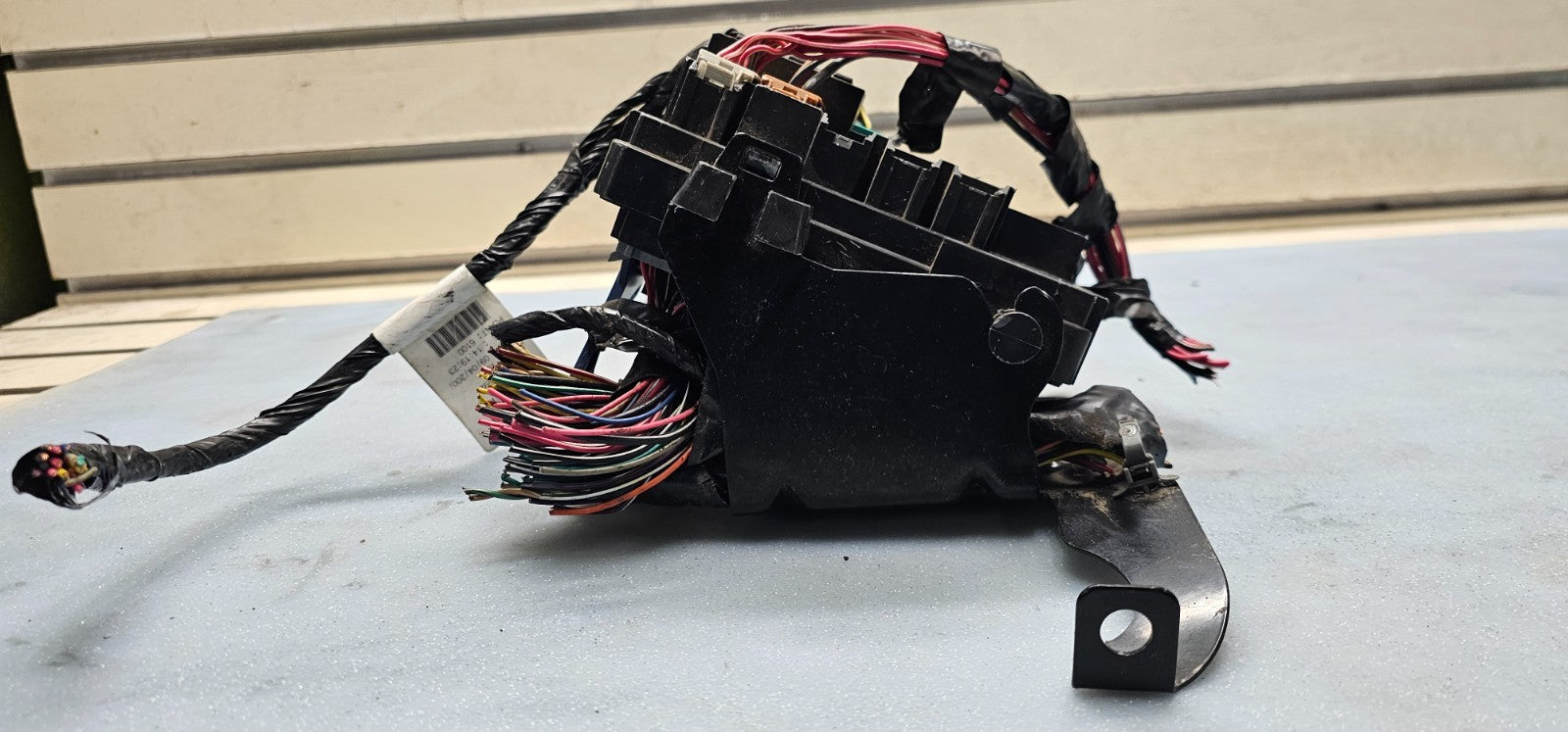 🔥07-14 Silverado Sierra DASH RELAY Body Wiring Harness Junction BLOCK BRACKET