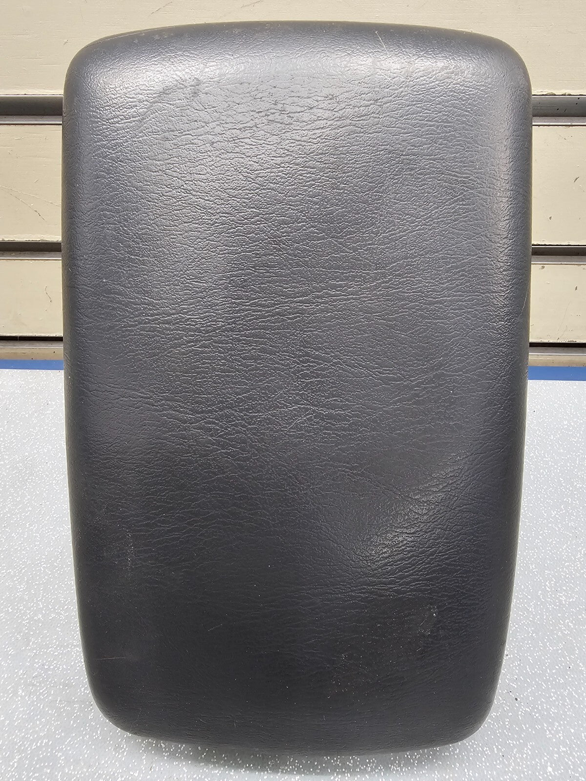 02-06 CAMRY SOLARA LEXUS ES330 CENTER CONSOLE LID ARM REST COVER ASSEMBLY BLACK