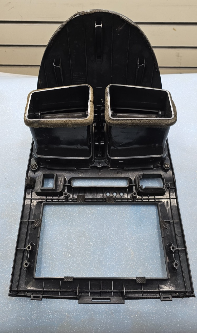 🔥01-06 HYUNDAI SANTA FE CENTER DASH RADIO HEAT AC VENT TRIM BEZEL BLACK OEM