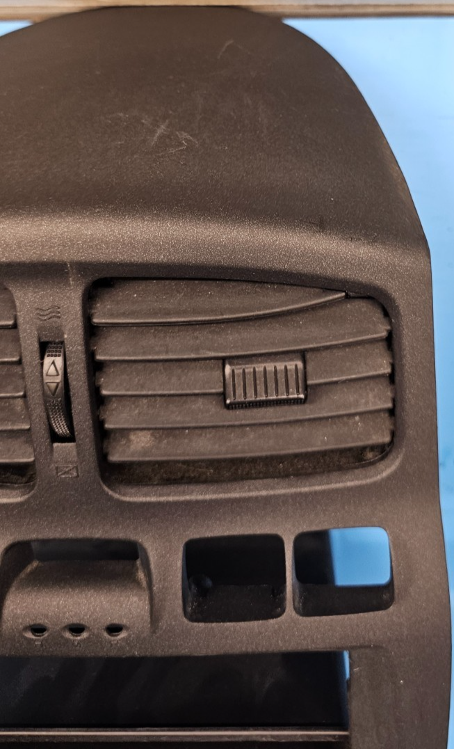 🔥01-06 HYUNDAI SANTA FE CENTER DASH RADIO STEREO TRIM PANEL BEZEL BLACK OEM