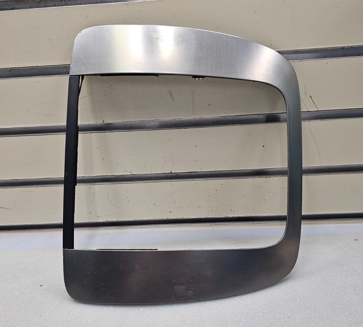 🔥07-13 SILVERADO TAHOE YUKON FRONT CENTER DASH RADIO BEZEL TRIM ASSEMBLY SILVER