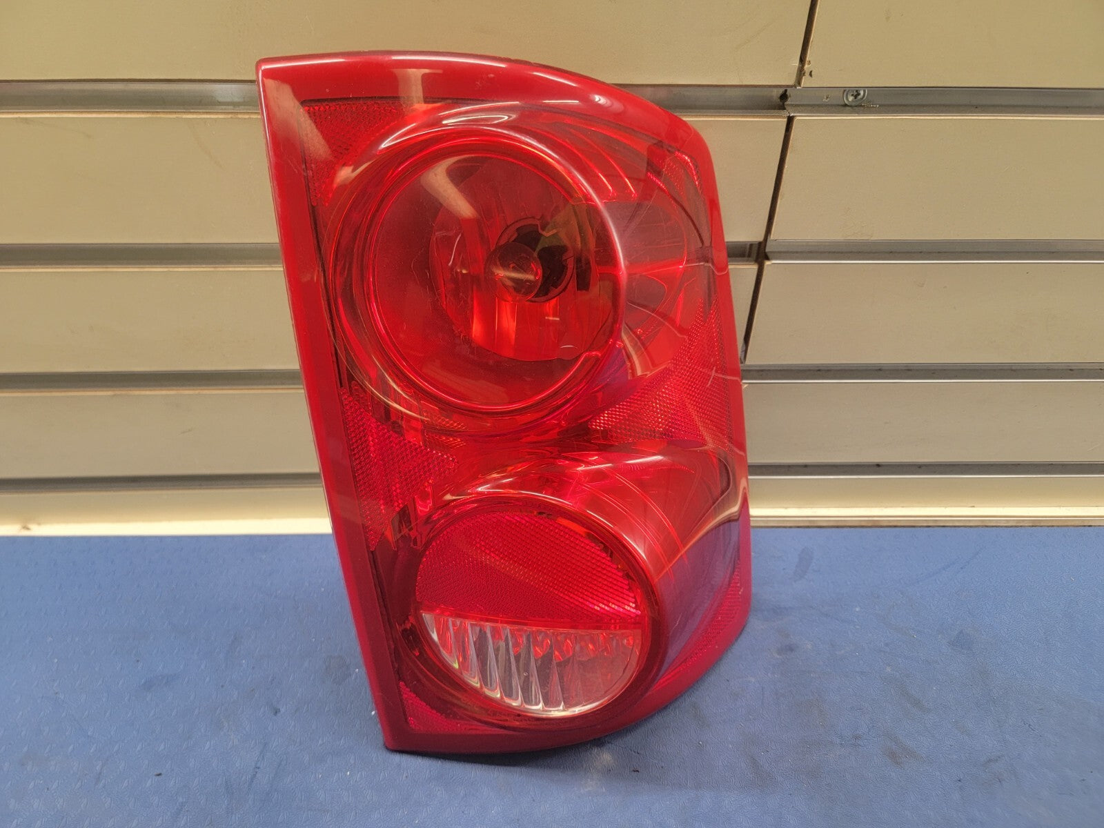 🔥05-11 Dodge Dakota Quarter Tail Light Outer Lamp Right Passenger Assembly