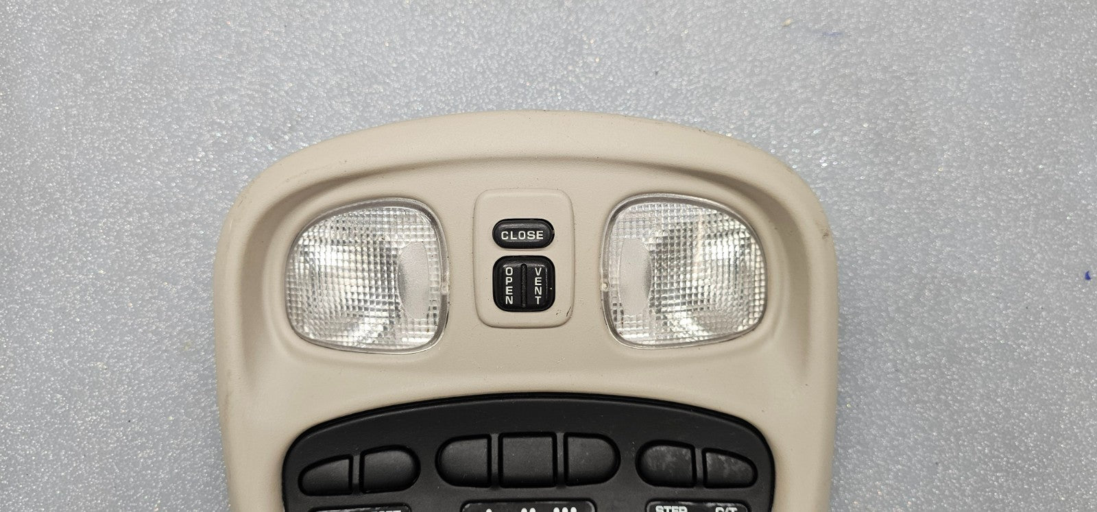 99-04  Chrysler 300m Sunroof Switch Overhead Dome light  Tan