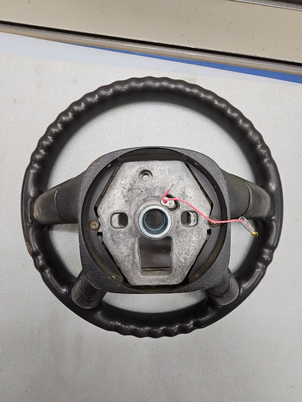 03-06 Chevrolet Tahoe Suburban Yukon Escalade Steering Wheel Column BLACK OEM
