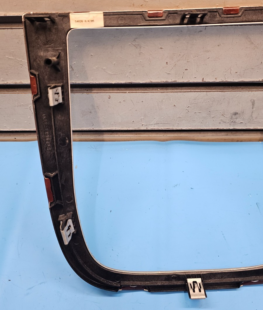 🔥05-09 Uplander Terraza Dash AM FM Radio Stereo Display Trim Panel Bezel Wood
