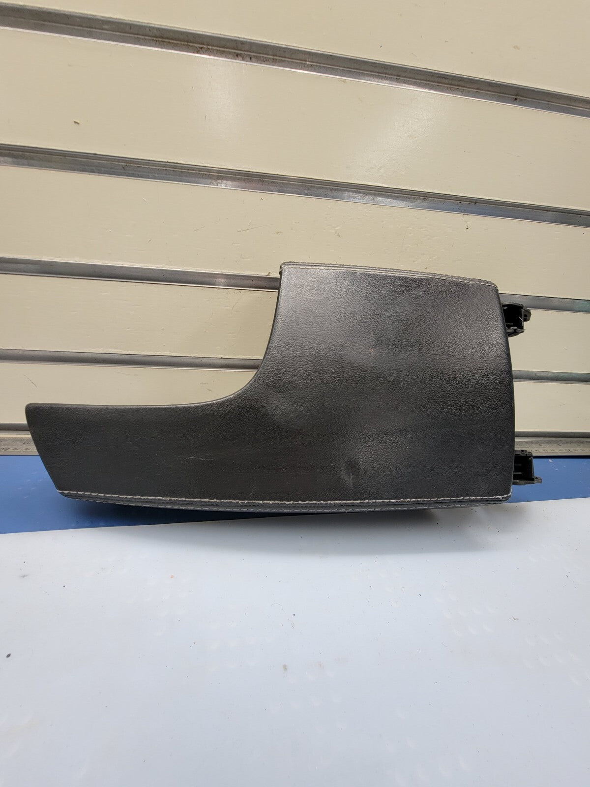 🔥2011-2017 Buick Regal Center Console Armrest Arm Rest Lid Black Leather