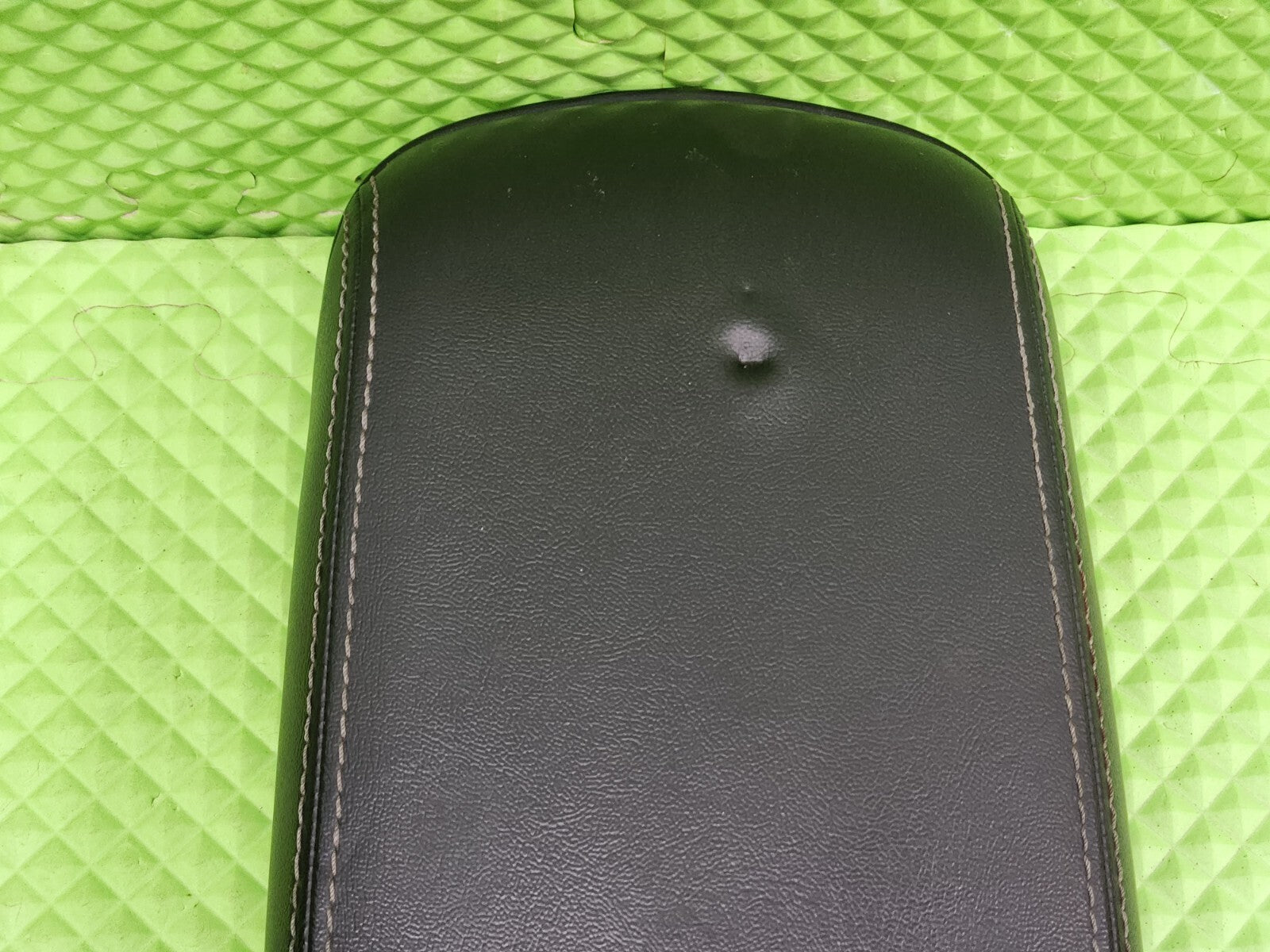 🔥2011-2014 CHRYSLER 200 DODGE AVENGER CENTER CONSOLE LID ARM REST BLACK