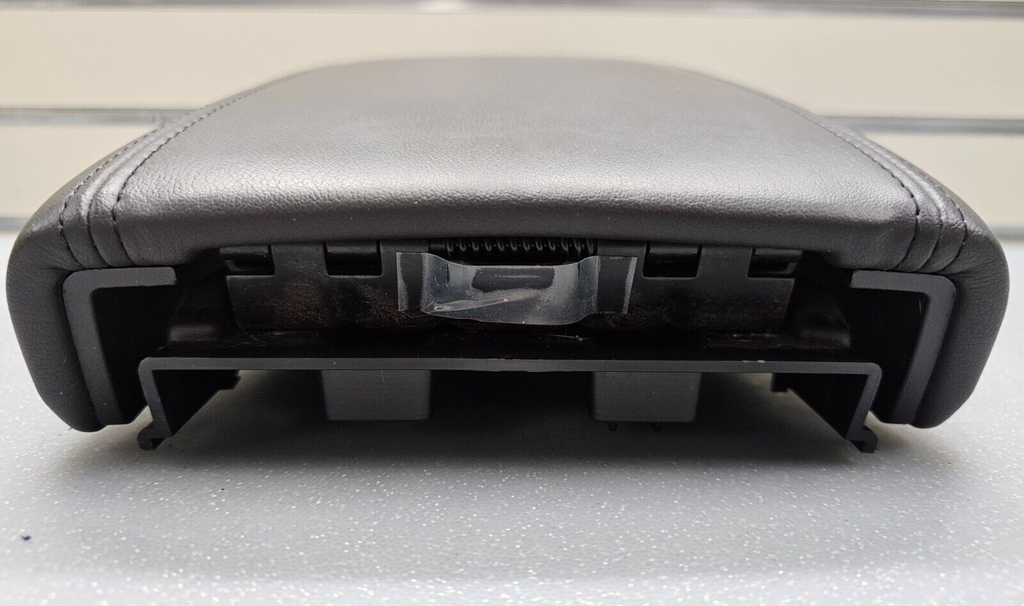 07-17 TRAVERSE ACADIA Outlook Enclave Leather Armrest Center Console Lid Black