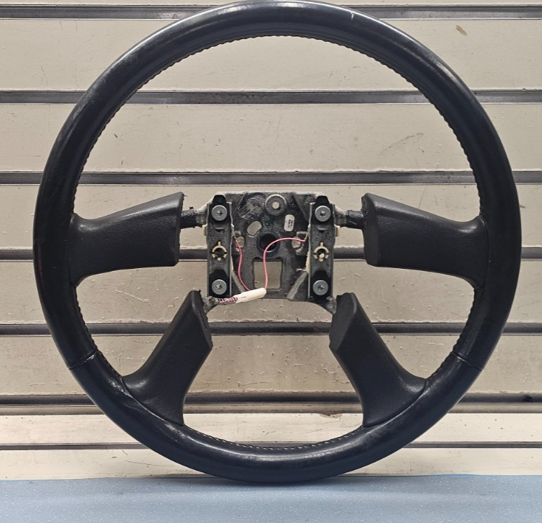 🔥03-06 Chevy Tahoe Yukon Escalade Left Driver Steering Wheel Column Cover BLACK
