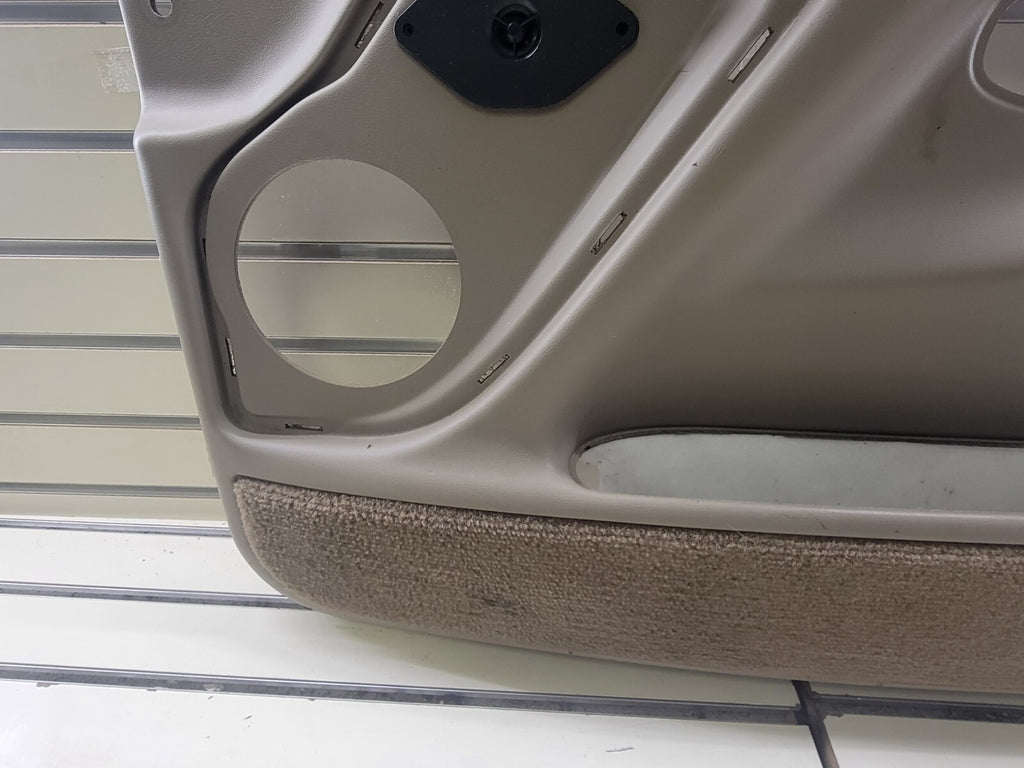🔥 2003-2006 Chevy Silverado SIERRA Door Panel Front right passenger TAN D5
