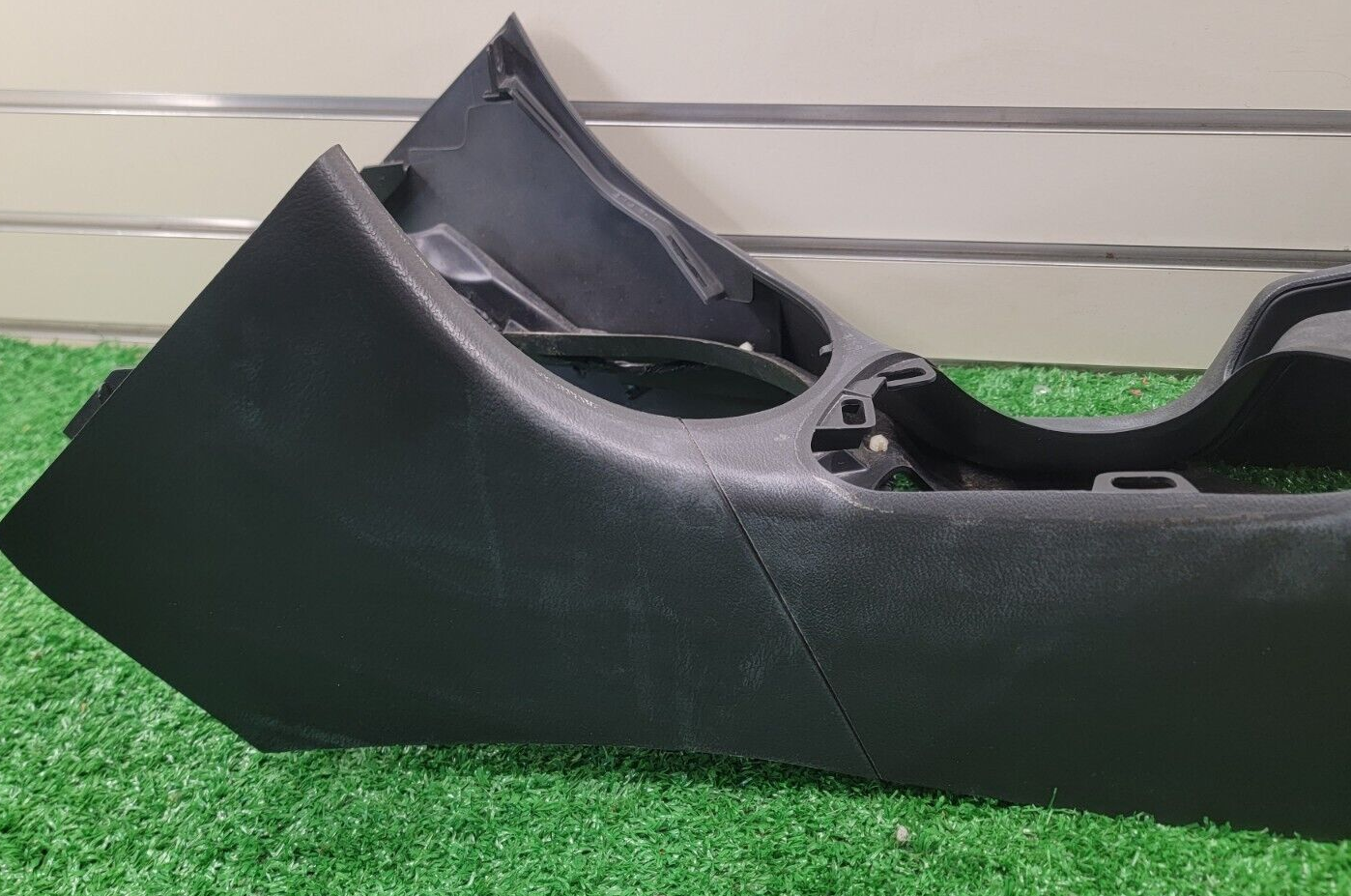🔥99-04 Ford Mustang Center Console Assembly with Armrest and Storage Black
